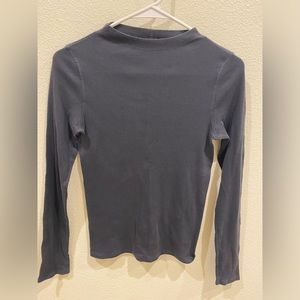 Everlane long sleeve shirt